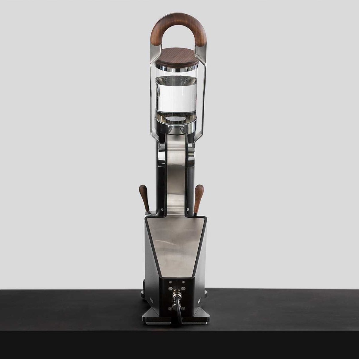 Manument - Leva Machine - Café Liégeois Canada Inc.